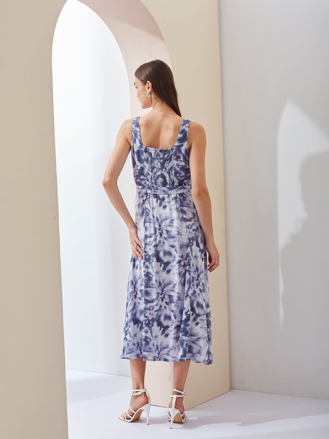 Latin Quarters Women Blue Tie-Dye V-Neck Sleeveless Casual A-Line Midi Dress