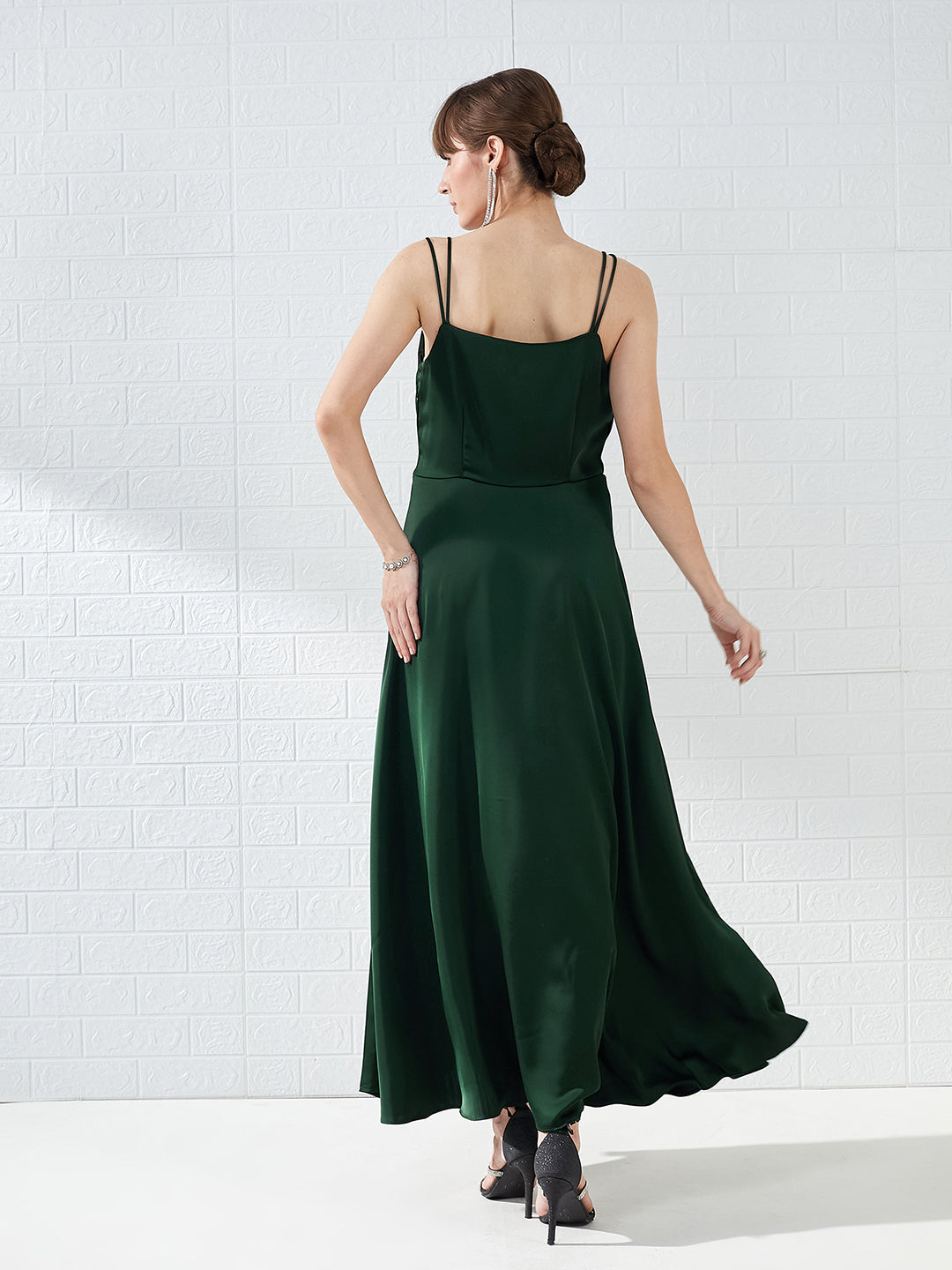 Latin Quarters Women's Green Sleeveless Cowl Neck Solid Party Maxi Dress
