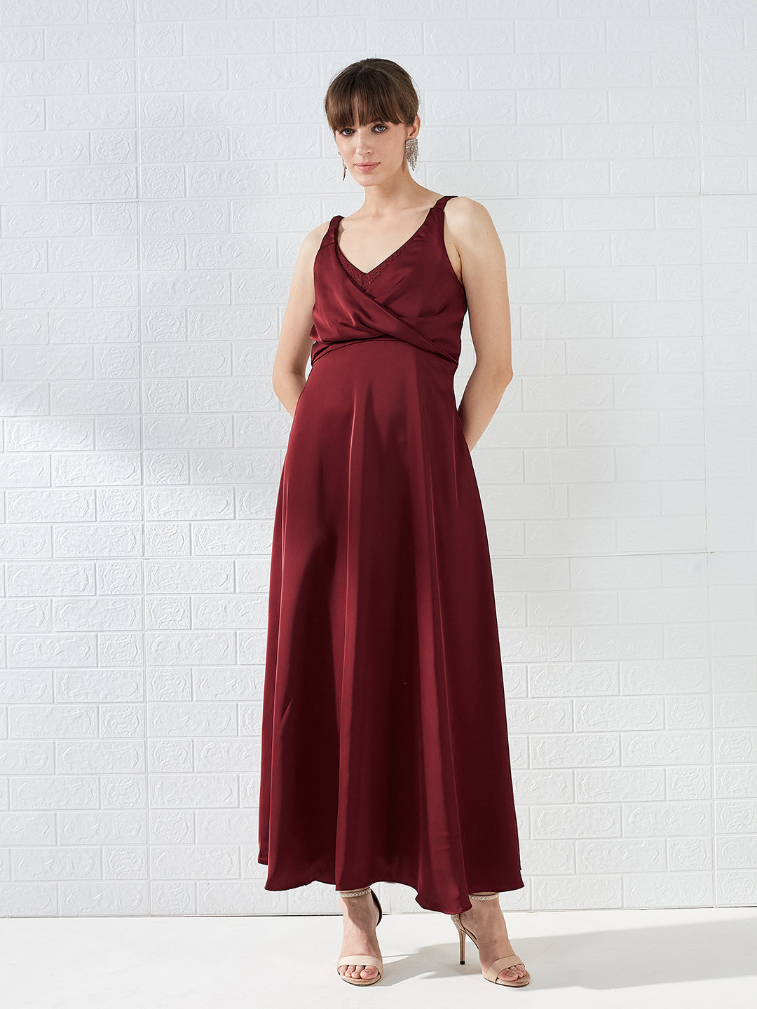 Latin Quarters Women's Maroon Sleeveless V-Neck Solid Party Maxi Dress