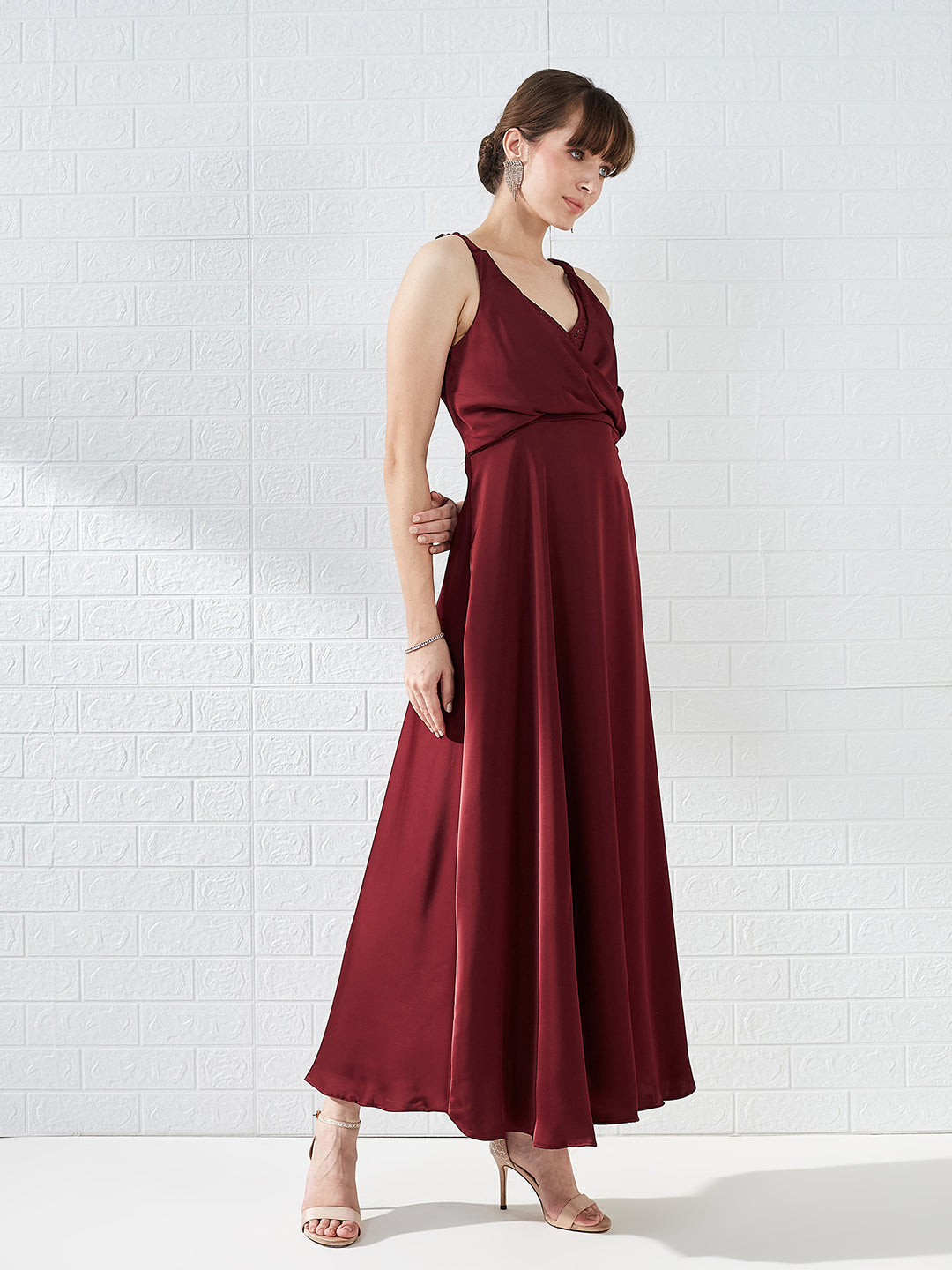 Latin Quarters Women's Maroon Sleeveless V-Neck Solid Party Maxi Dress