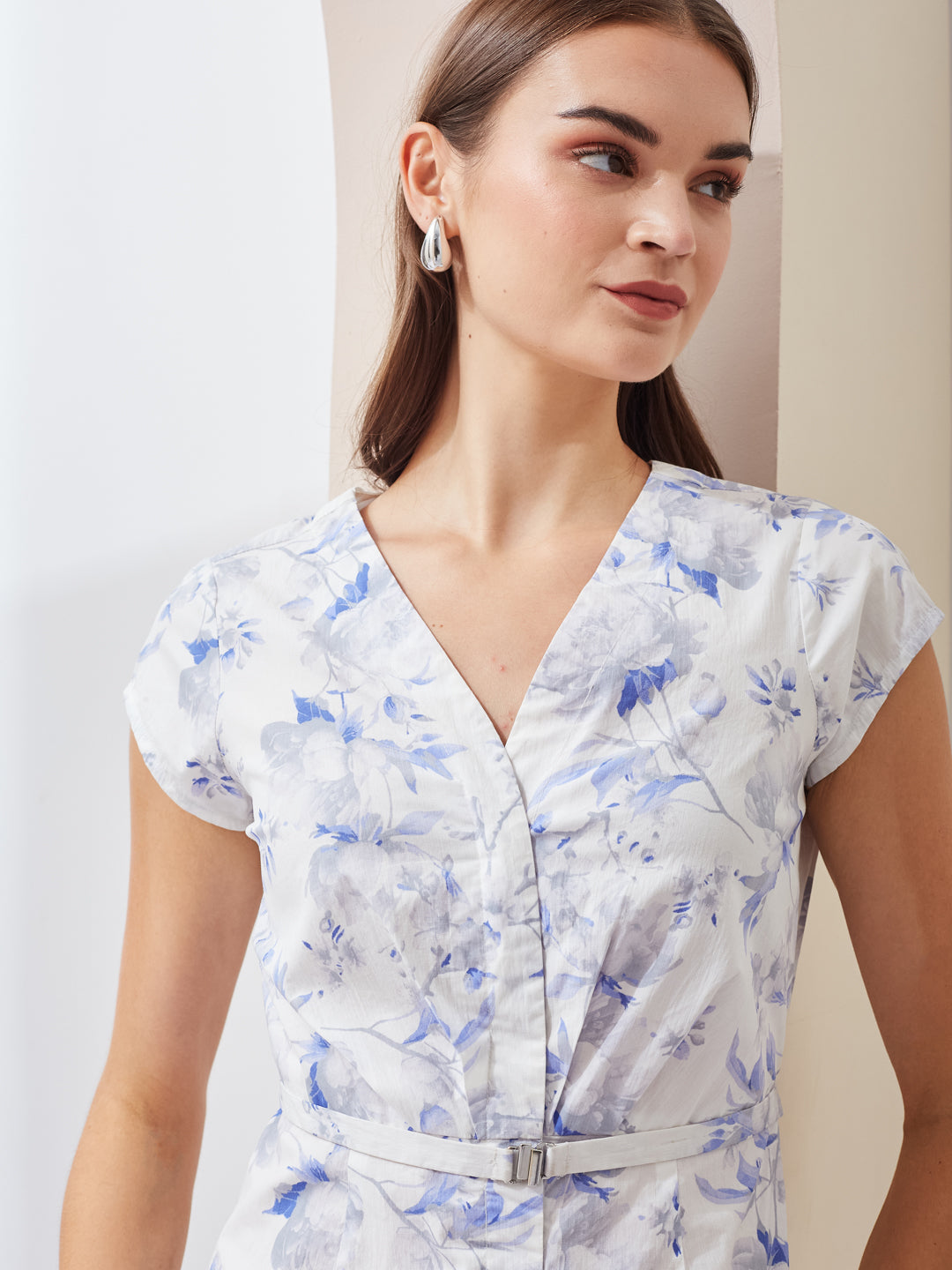 Latin Quarters Women A-Line White Cap Sleeves V-Neck Printed Casual Dress