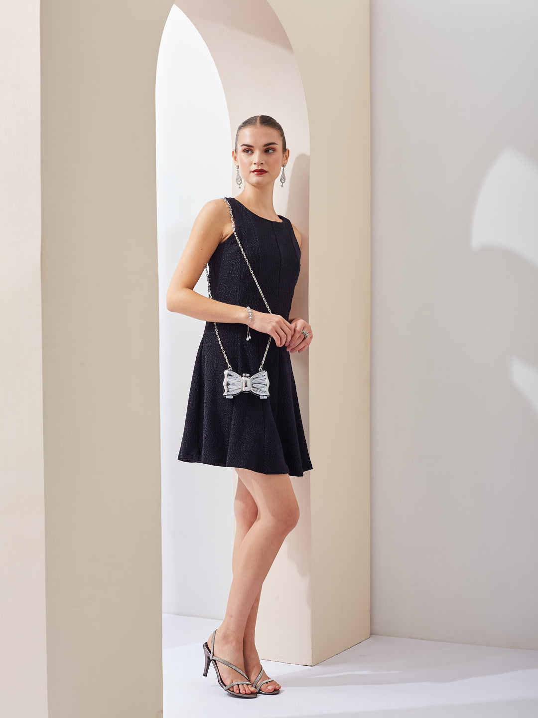 Latin Quarters Women Bodycon Navy Blue Sleevelesss Round Neck Solid Party Dress