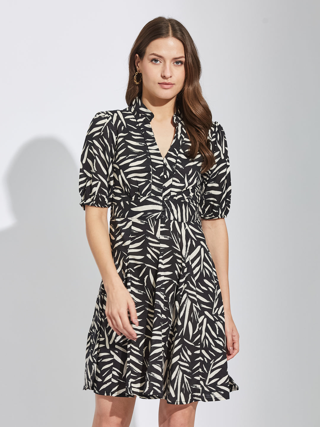 Latin Quarters Women  Black Half Sleeve V-Neck Printed Casual Dress