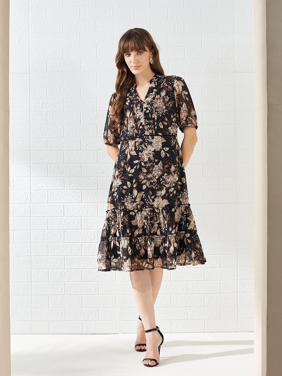Latin Quarters Women's Black Half Sleeves V-Neck Printed Casual Midi Dress