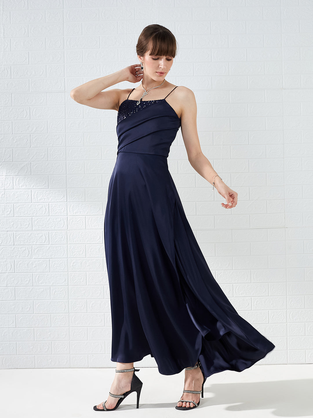 Latin Quarters Women Blue Strappy Sleeves Sweetheart Neck A-line Party Maxi Dress