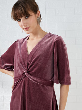 Latin Quarters Women's Pink Short Sleeves V-Neck Solid Party Above Knee Dress