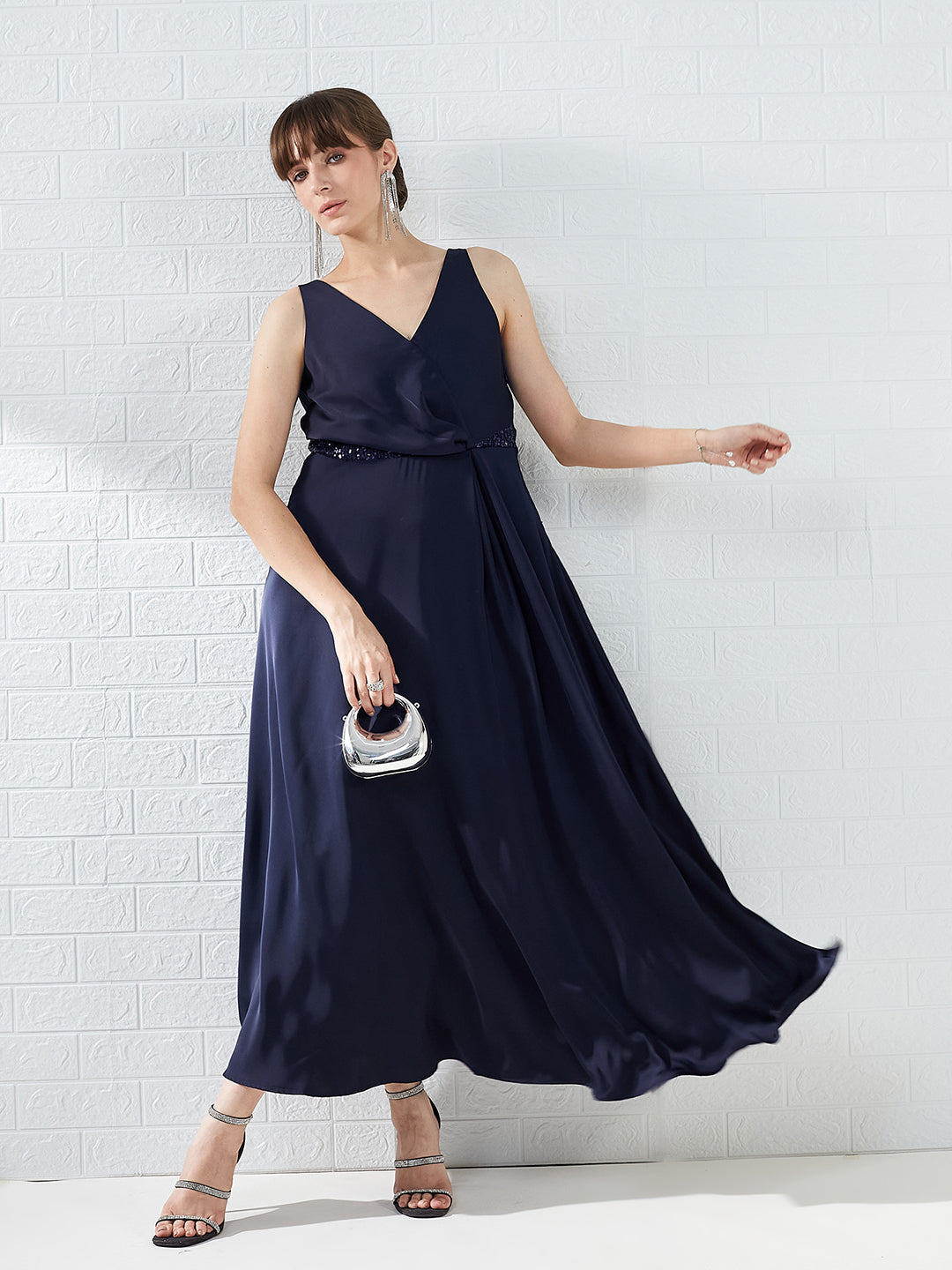 Latin Quarters Women's Blue Sleeveless V-Neck Solid Party Maxi Dress