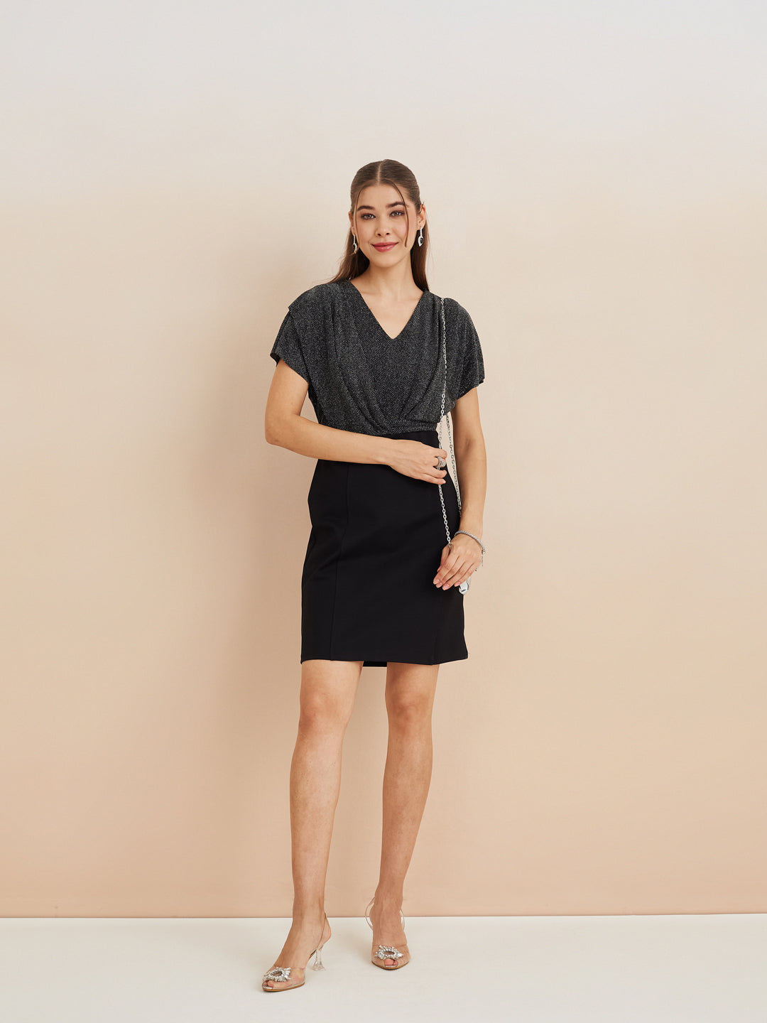 Latin Quarters Women'S Black V-Neck Cap Sleeves Solid Party Bodycon Dress