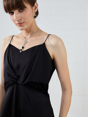Latin Quarters Women's Black Strappy Sweetheart Neck Solid Party Maxi Dress