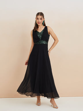 Latin Quarters Women'S Black V-Neck Sleeveless Solid Party A-Line Dress