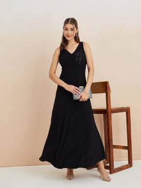 Latin Quarters Women'S Black V-Neck Sleeveless Solid Party Fit & Flare Dress