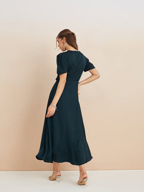 Latin Quarters Women'S Green V-Neck Half Sleeves Solid Party A-line Dress