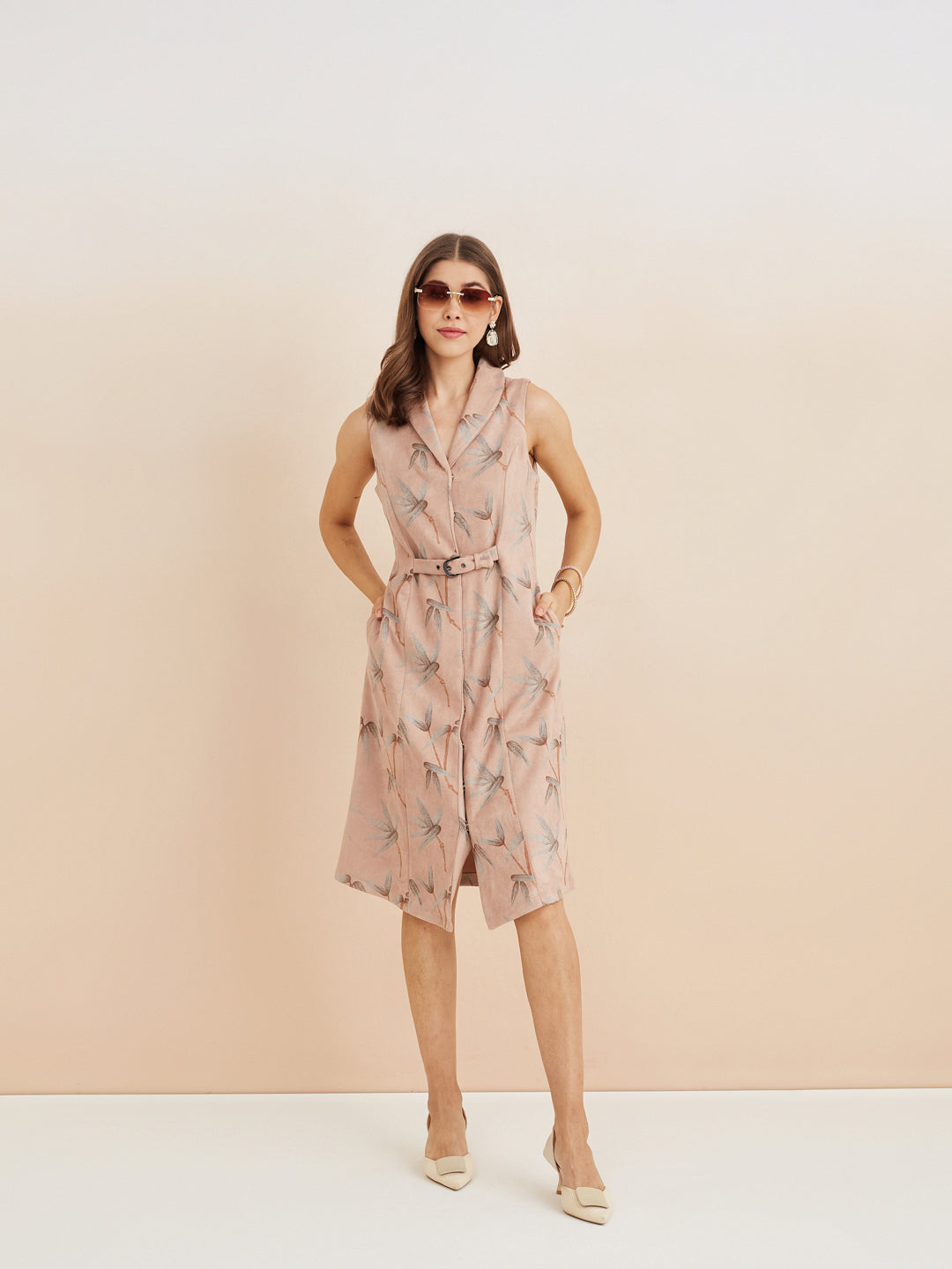 Latin Quarters Women'S Beige Collar Neck Sleeveless Printed Casual Shirt Dress