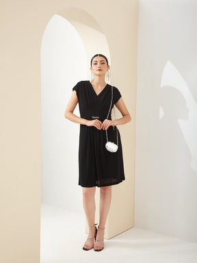 Latin Quarters Women's Black Cap Sleeve Shimmer V-Neck Party Dress