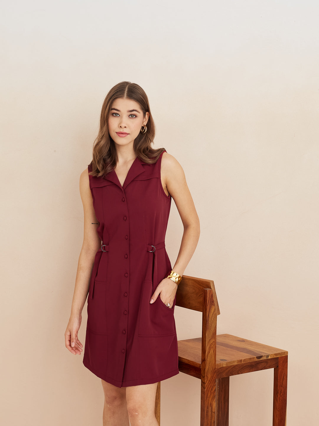 Latin Quarters Women'S Maroon Collar Neck Sleeveless Solid Casual Shirt Dress