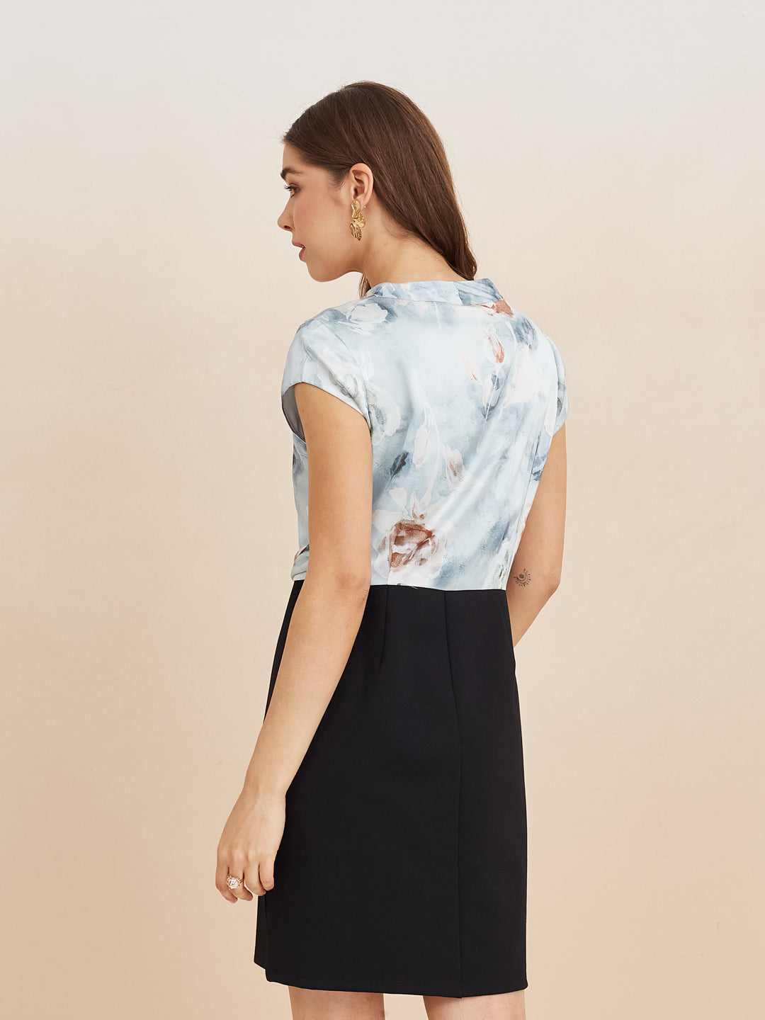 Latin Quarters Women'S Grey V-Neck Cap Sleeves Printed Casual Bodycon Dress