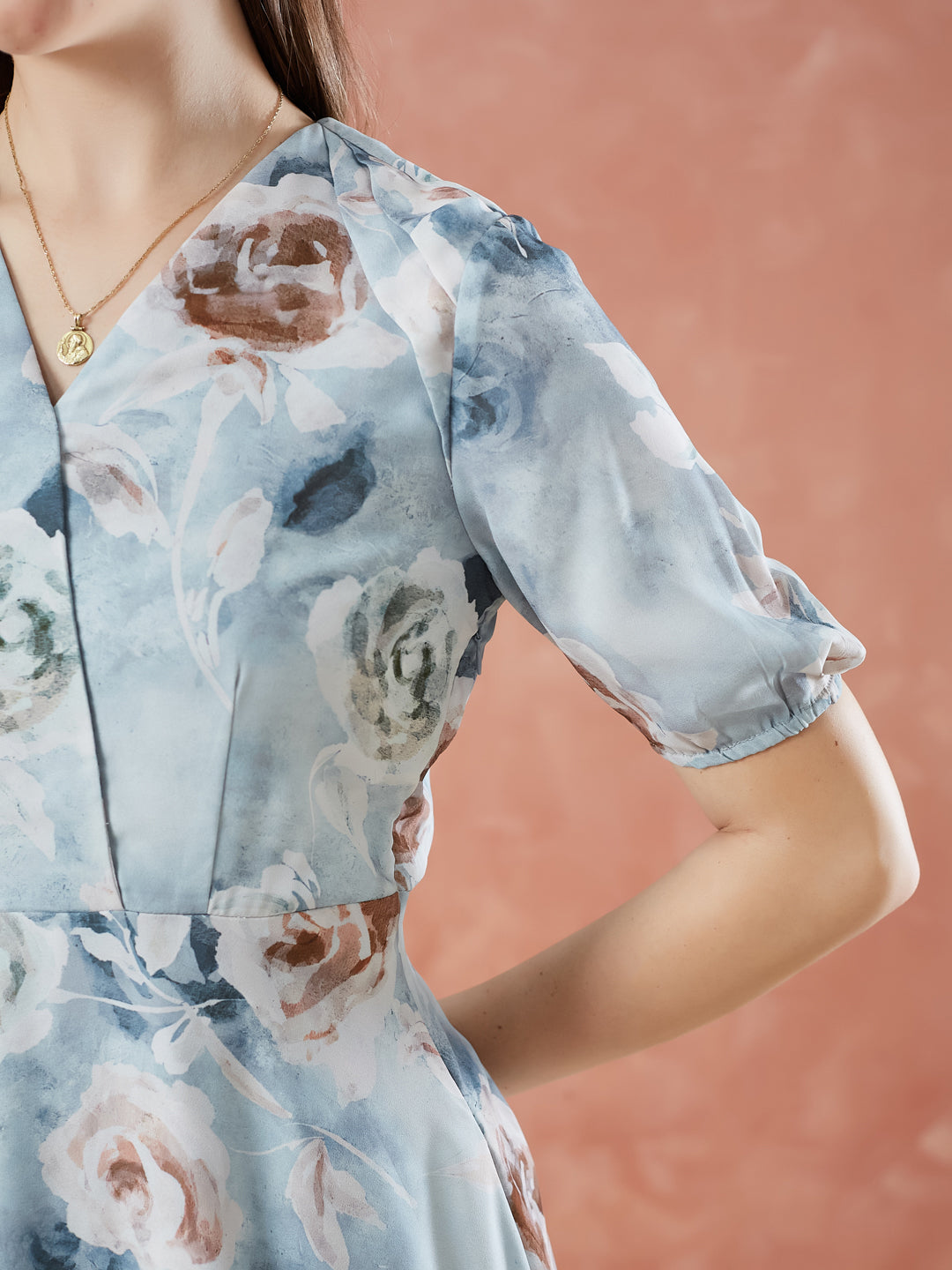 Latin Quarters Women's Grey Half Sleeves Printed V-Neck Casual Dress