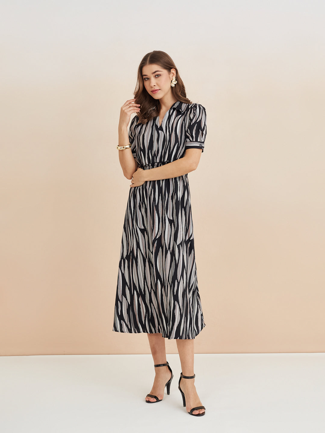 Latin Quarters Women'S Black Collar Neck Half Sleeves Printed Casual A-Line Dress