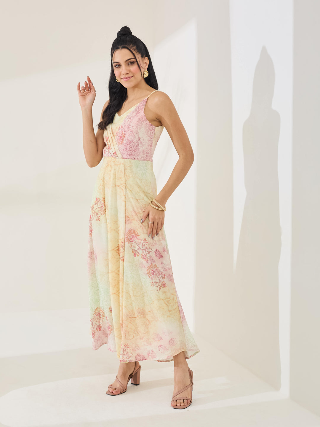Latin Quarters Women's Yellow Printed Strappy V-Neck Casual A-Line Dress