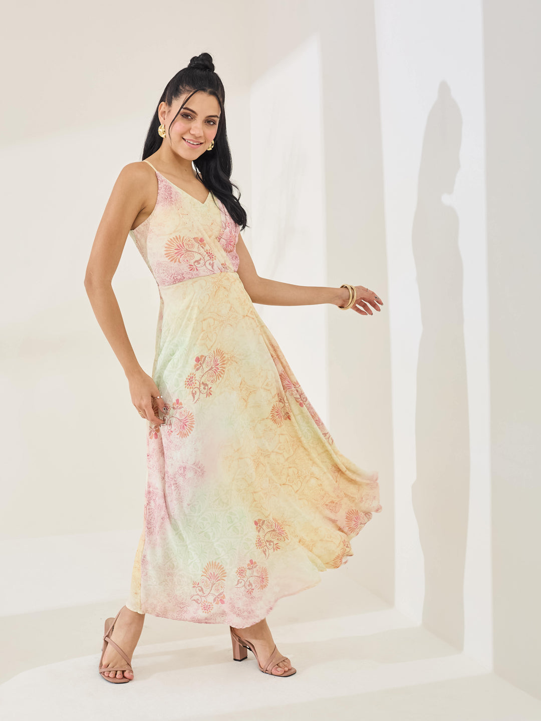 Latin Quarters Women's Yellow Printed Strappy V-Neck Casual A-Line Dress