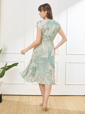 Latin Quarters Women's Green Cap Sleeves V-Neck Casual Printed Dress