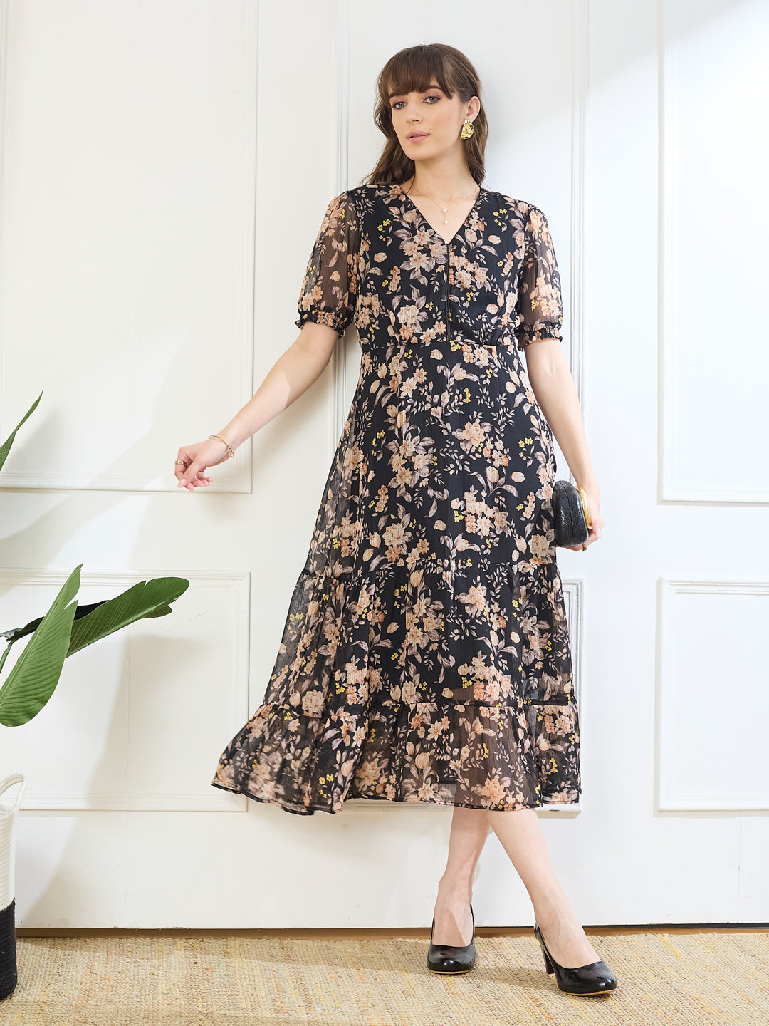 Latin Quarters Women's Black Half Sleeves V-Neck Casual Printed Dress