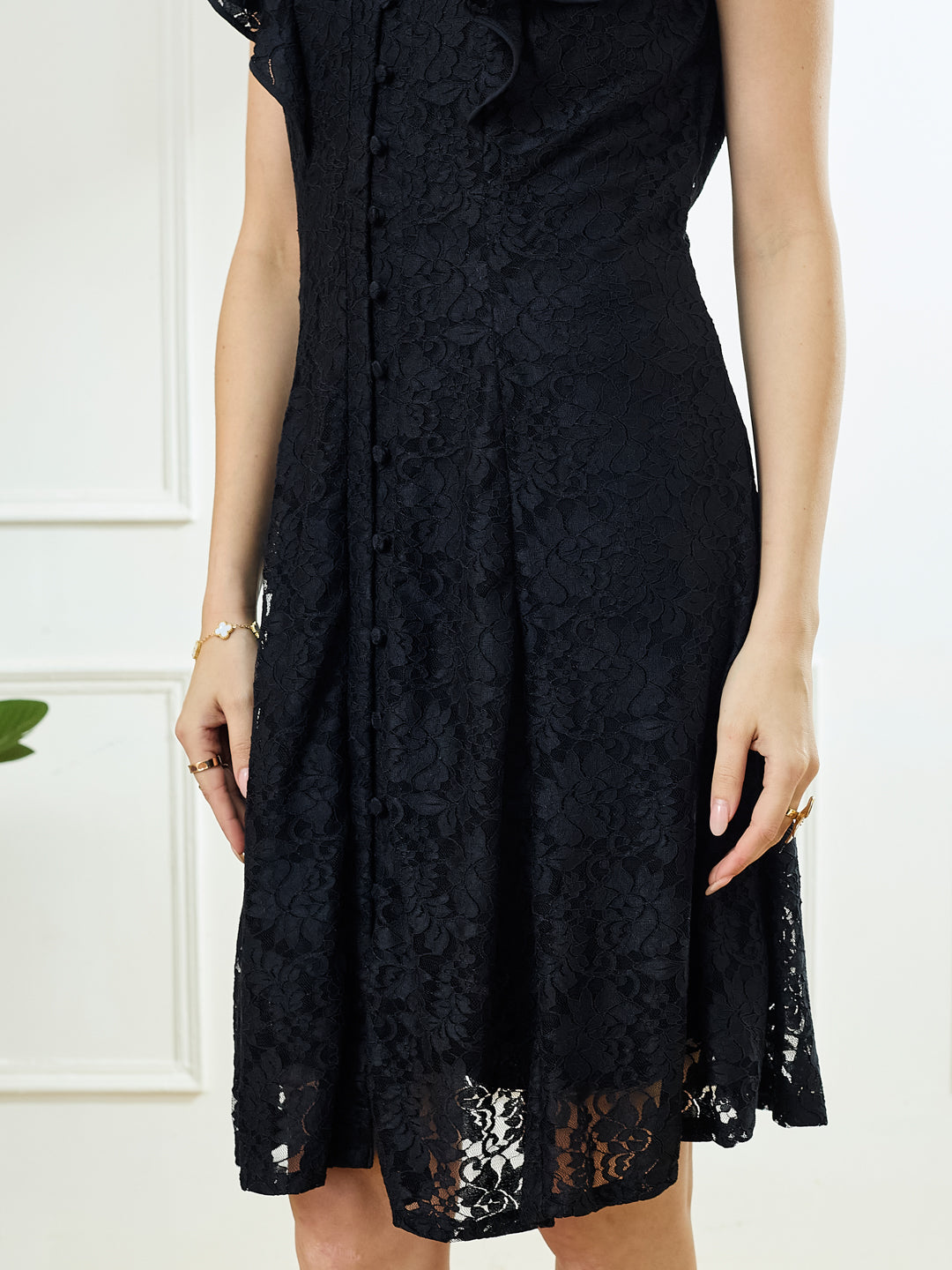 Latin Quarters Women's Black Cap Sleeves V-Neck Party Dress