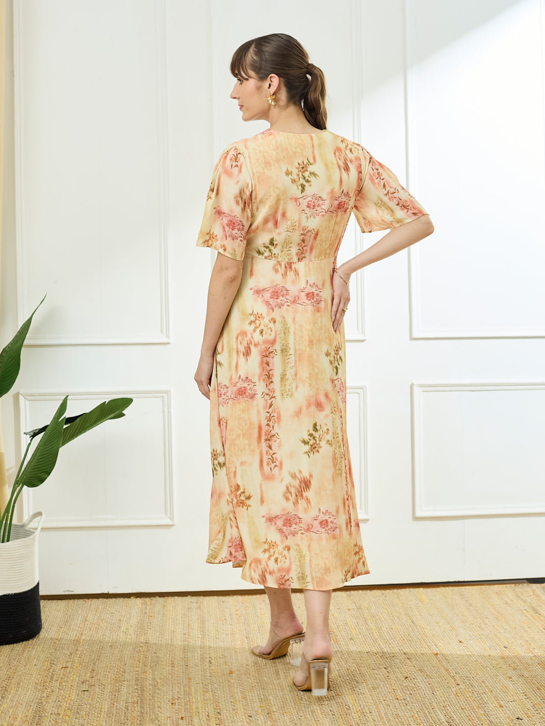 Latin Quarters Women's Yellow Half Sleeves V-Neck Casual Printed Dress