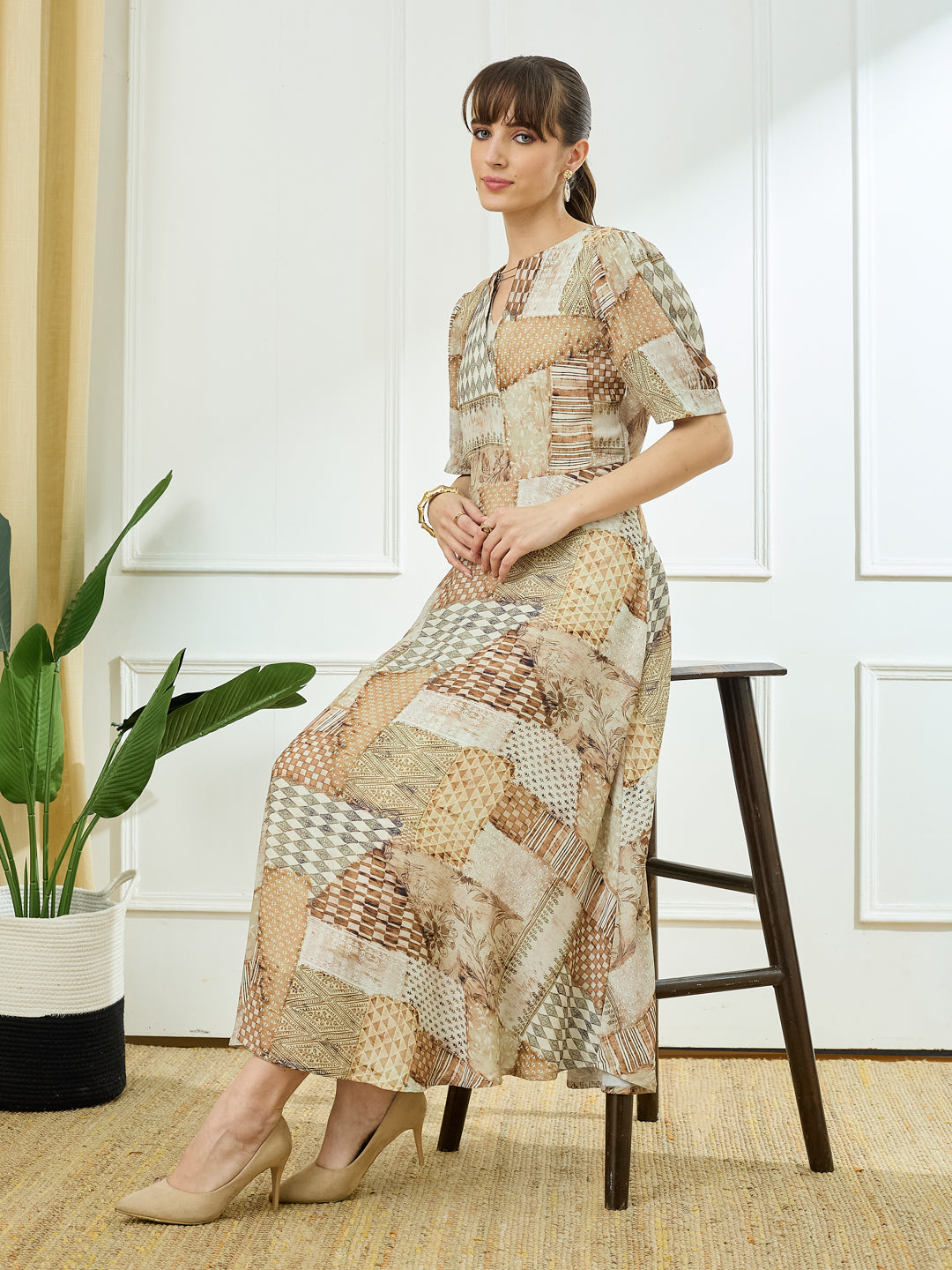 Latin Quarters Women's Beige Half Sleeves Round Neck Casual Printed Dress