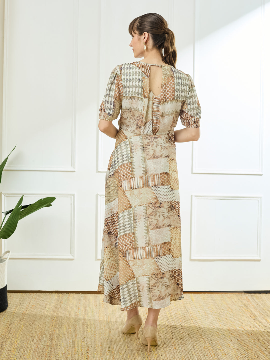 Latin Quarters Women's Beige Half Sleeves Round Neck Casual Printed Dress