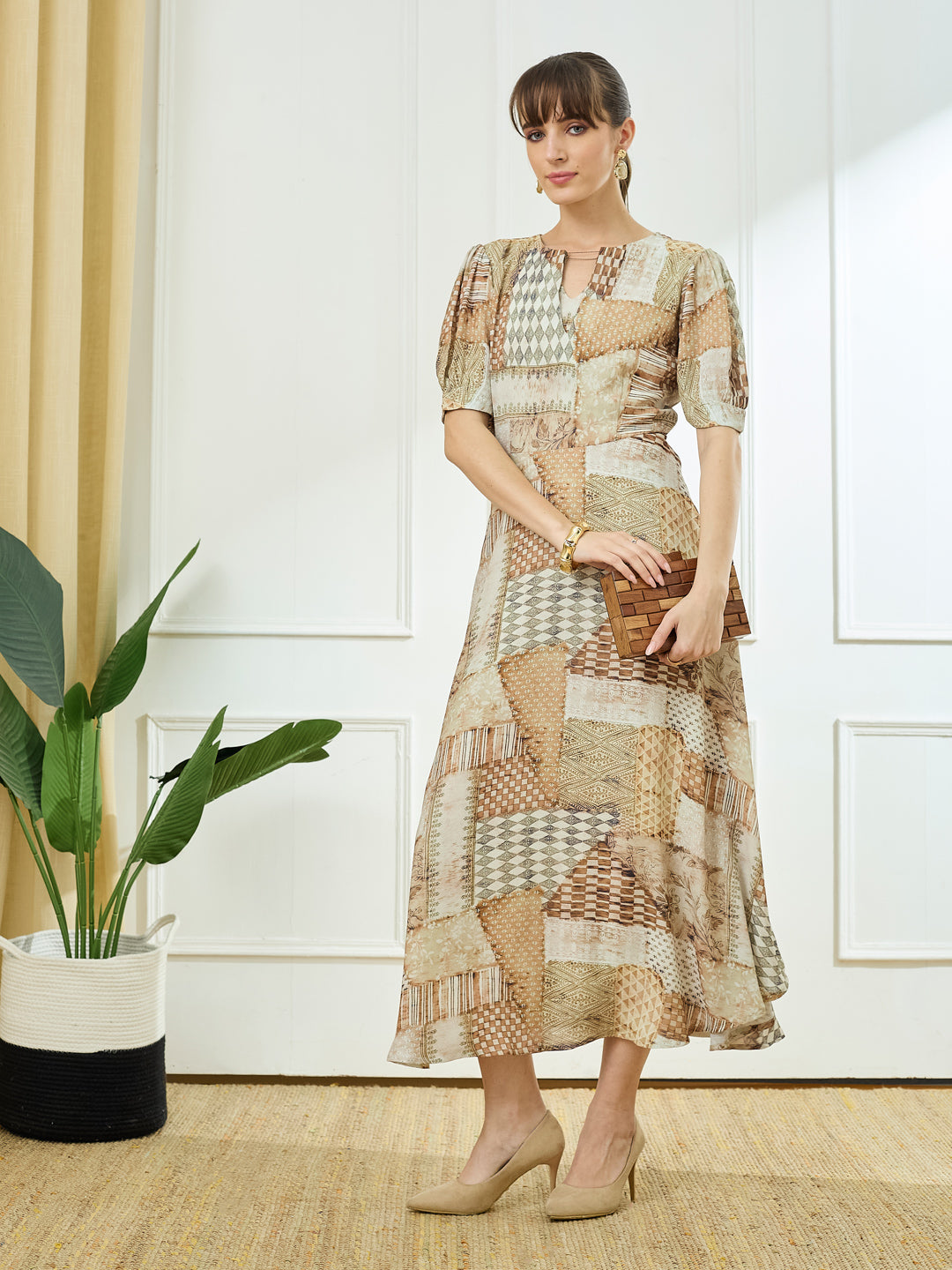 Latin Quarters Women's Beige Half Sleeves Round Neck Casual Printed Dress
