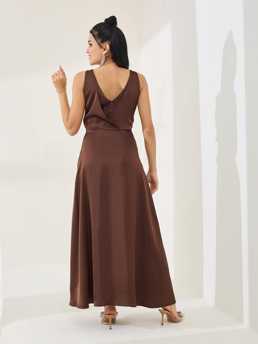 Latin Quarters Women's Brown Solid Sleeveless Cowl Neck Party A-Line Dress