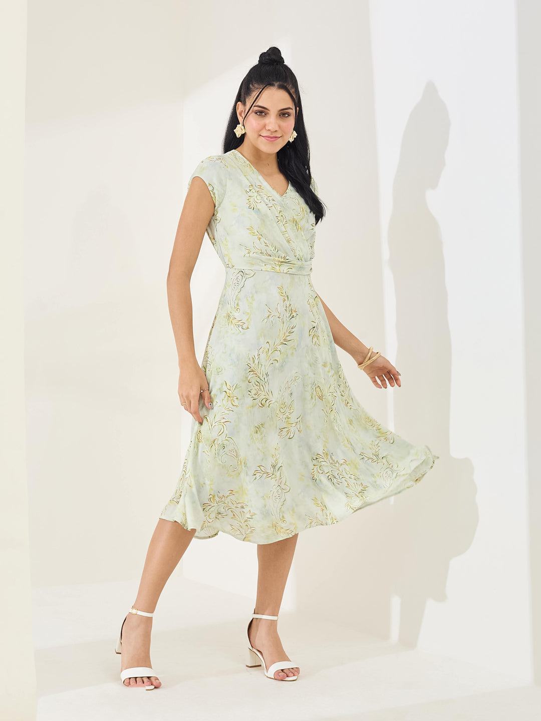 Latin Quarters Women's Green Printed Cap Sleeve V-Neck Casual A-Line Dress