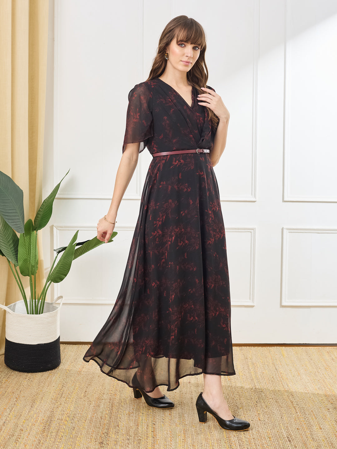 Latin Quarters Women's Black Printed V-Neck Half Sleeve Casual A-Line Dress