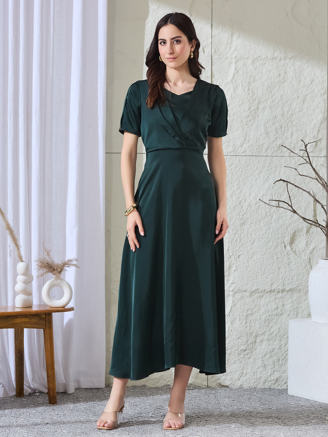 Latin Quarters Women's Green Solid Half Sleeves V-Neck Party A-Line Dress