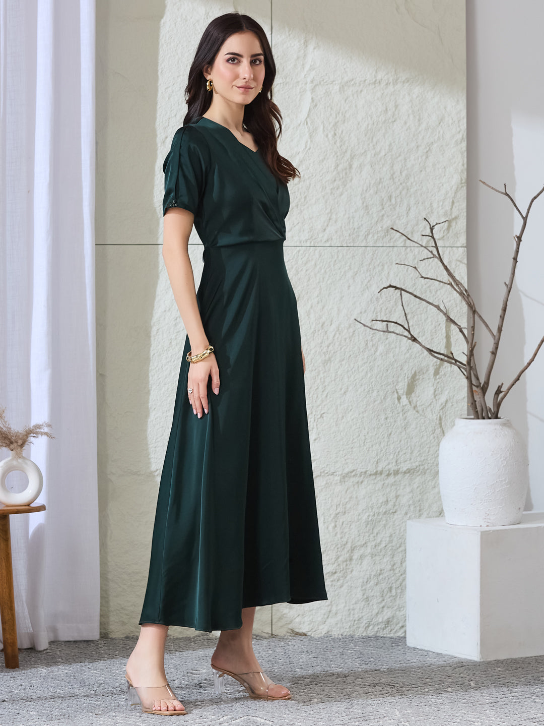 Latin Quarters Women's Green Solid Half Sleeves V-Neck Party A-Line Dress