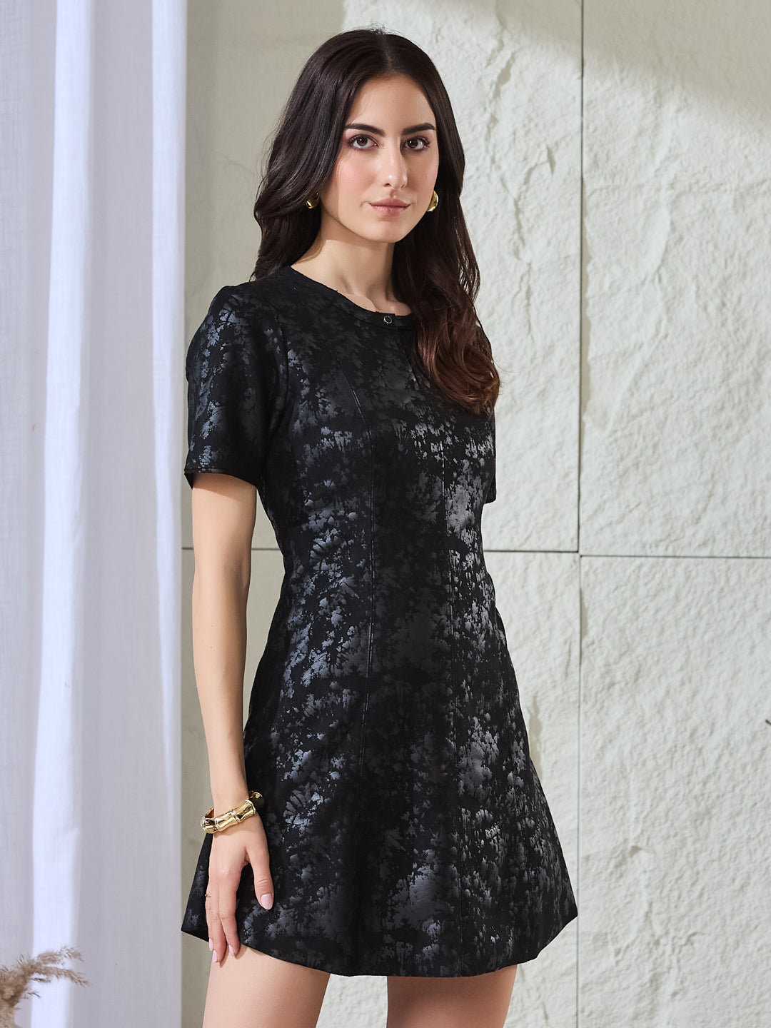 Latin Quarters Women's Black Half Sleeves Round Neck Casual Shift Dress