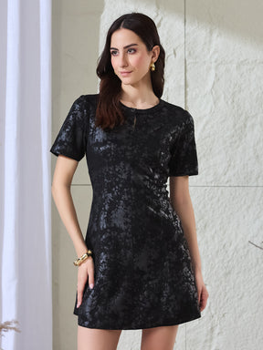 Latin Quarters Women's Black Half Sleeves Round Neck Casual Shift Dress