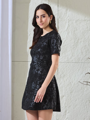 Latin Quarters Women's Black Half Sleeves Round Neck Casual Shift Dress