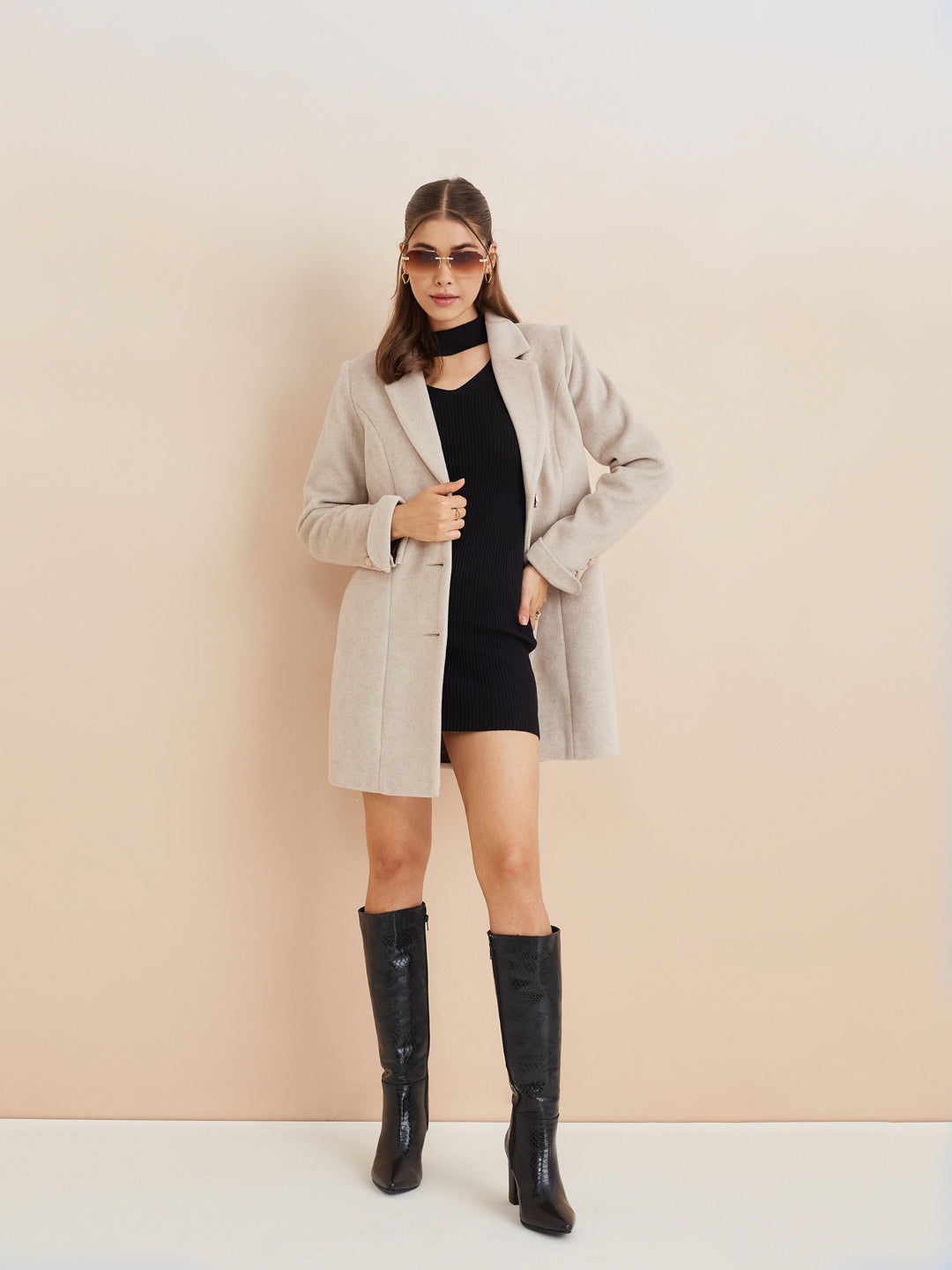 Latin Quarters Women'S Beige Collar Neck Full Sleeves Solid Casual Coat