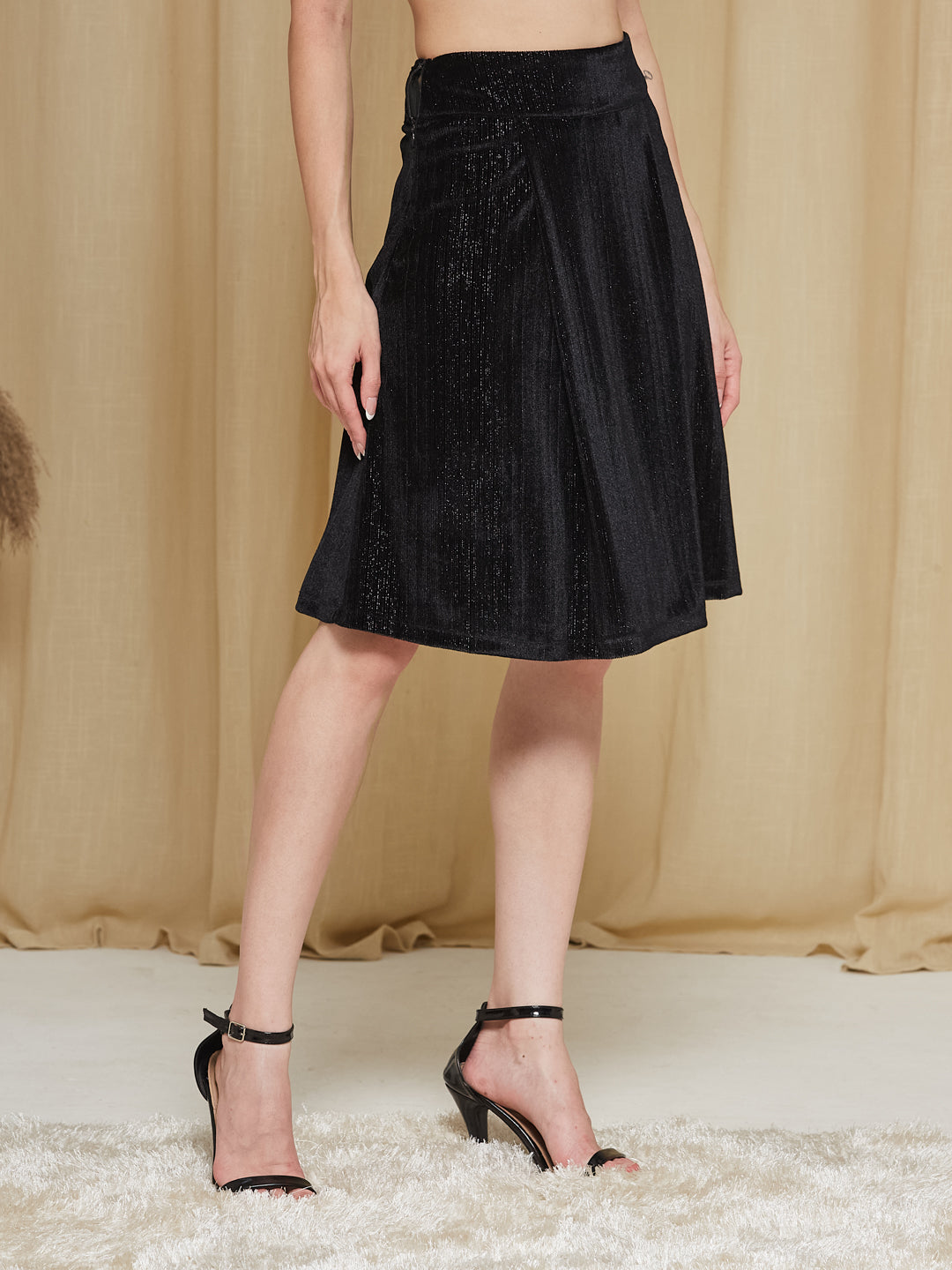 Latin Quarters Women'S Black Solid Casual High Rise A-Line Skirt