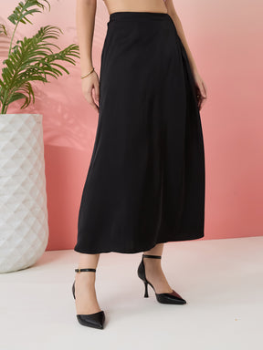 Latin Quarters Women's Black Solid Party A-Line High Rise Skirt