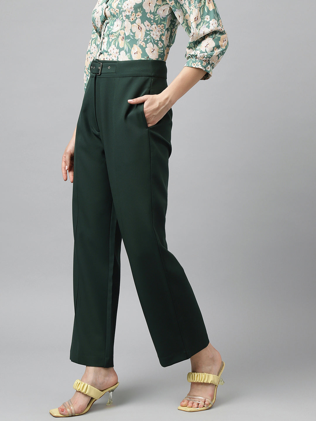 Latin Quarters Women's Green Solid Straight Fit High Rise Pant