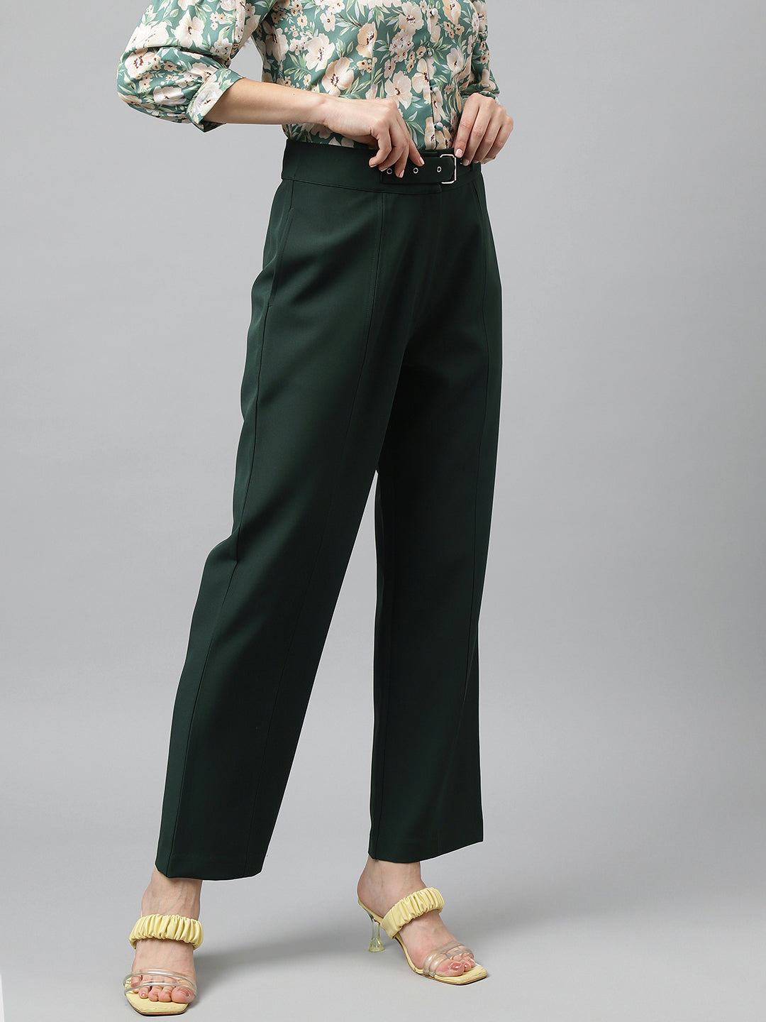 Latin Quarters Women's Green Solid Straight Fit High Rise Pant