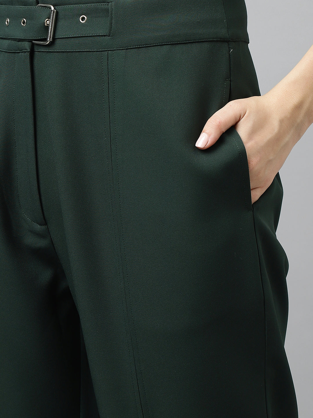 Latin Quarters Women's Green Solid Straight Fit High Rise Pant