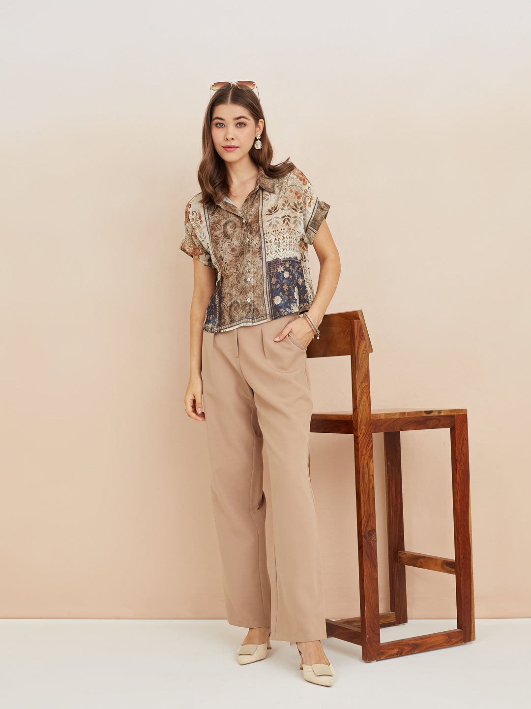 Latin Quarters Women'S Beige Solid Casual High Rise Straight Pant