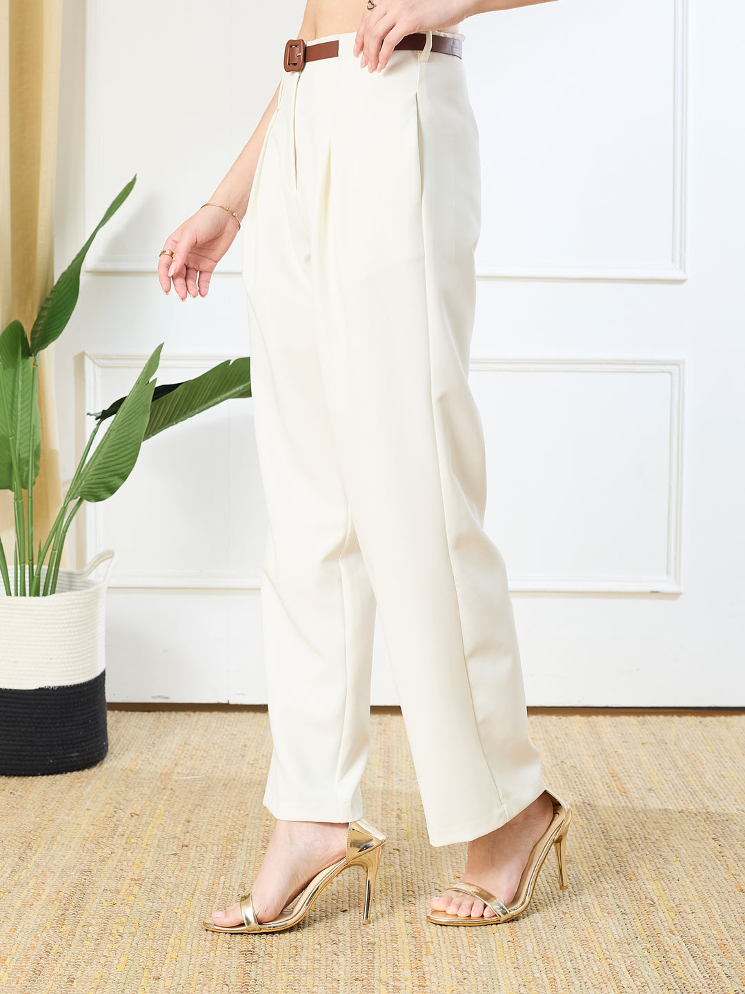 Latin Quarters Women's White Casual Solid High Rise Pant