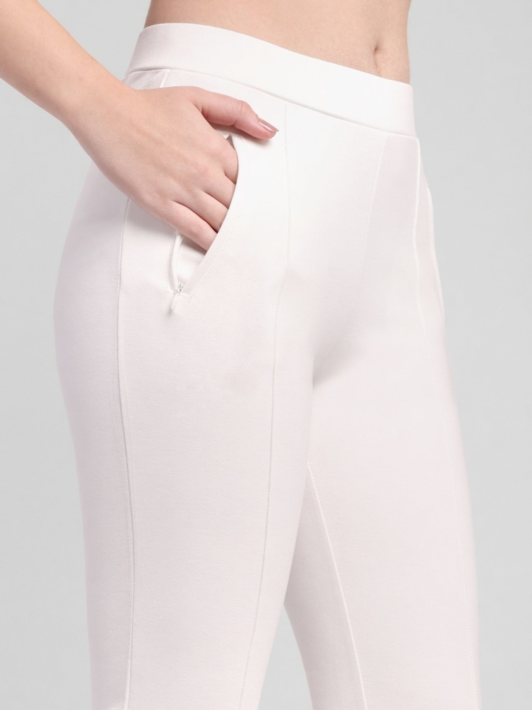 Latin Quarters Women White Solid High Rise Casual Trouser