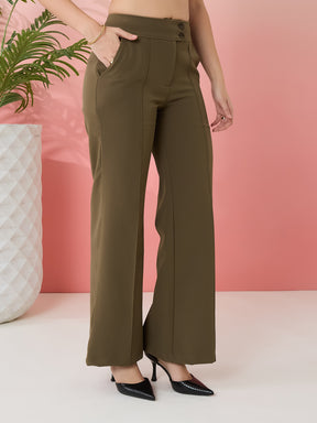 Latin Quarters Women's Green Solid Casual Straight Fit High Rise Pant