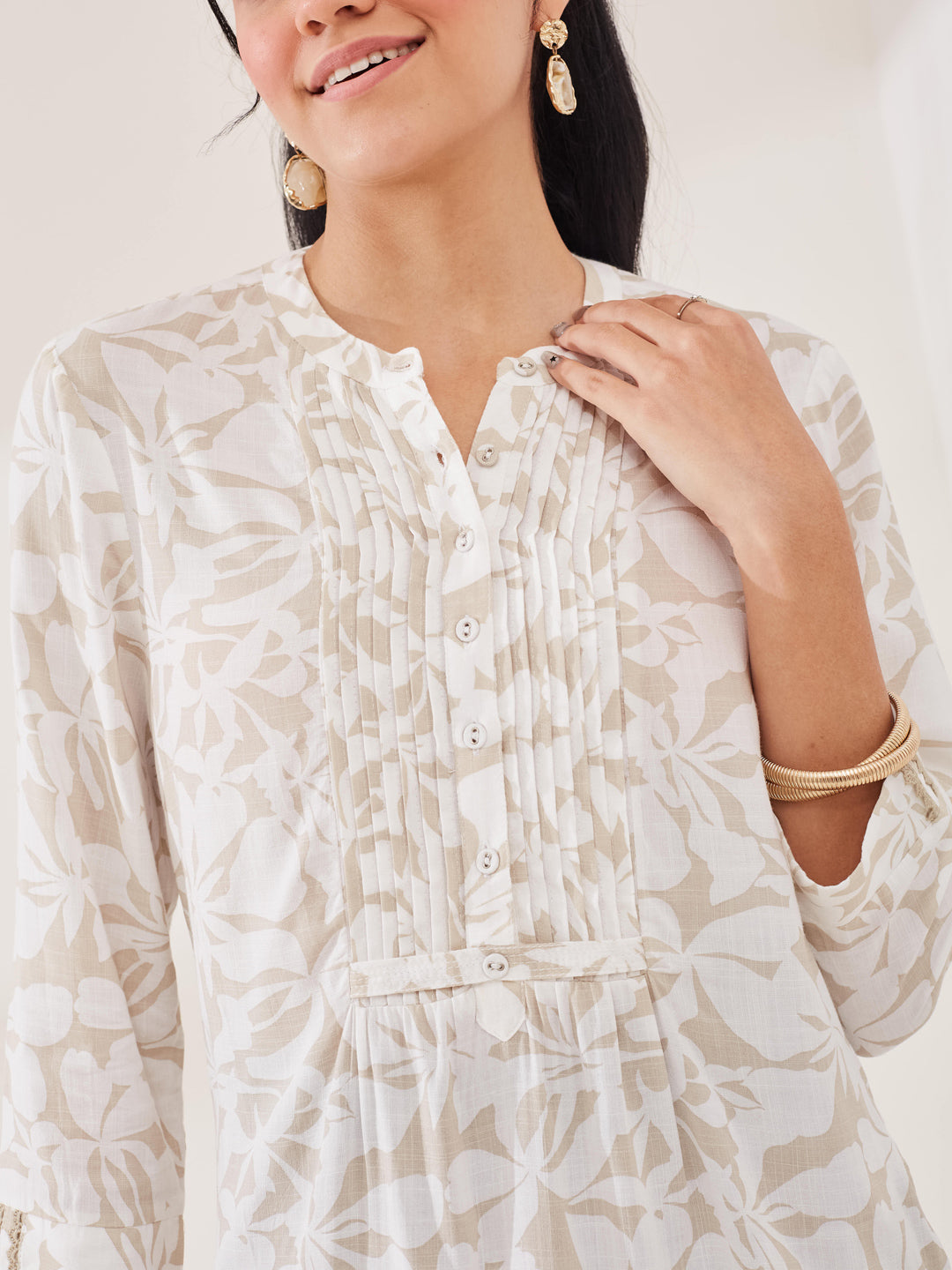 Latin Quarters Women's Beige Printed 3/4Th Sleeve Round Neck Casual Tunic